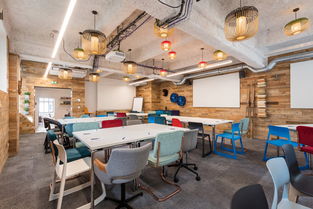 創(chuàng)意工廠般的會(huì)場設(shè)計(jì) 顛覆你對傳統(tǒng)會(huì)議空間的認(rèn)知